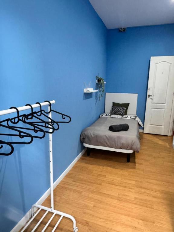 Rooms In Spacious Apartment In City Center Барселона Экстерьер фото